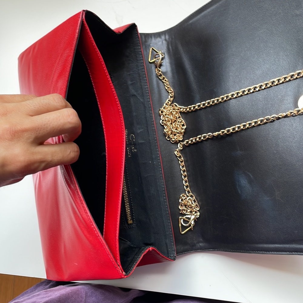 Vintage Gucci red leather hand clutches - Picture 4 of 9